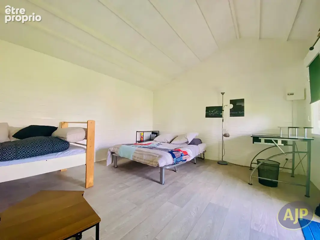 Maison T5 de 2001 sur 1300m2 de terrain clos ! - photo 6