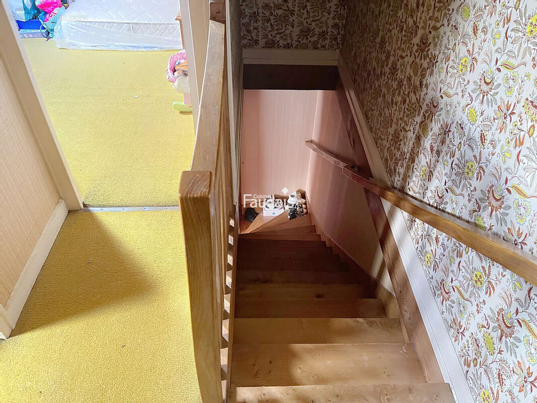 Maison 114 m² à Periers  - photo 6