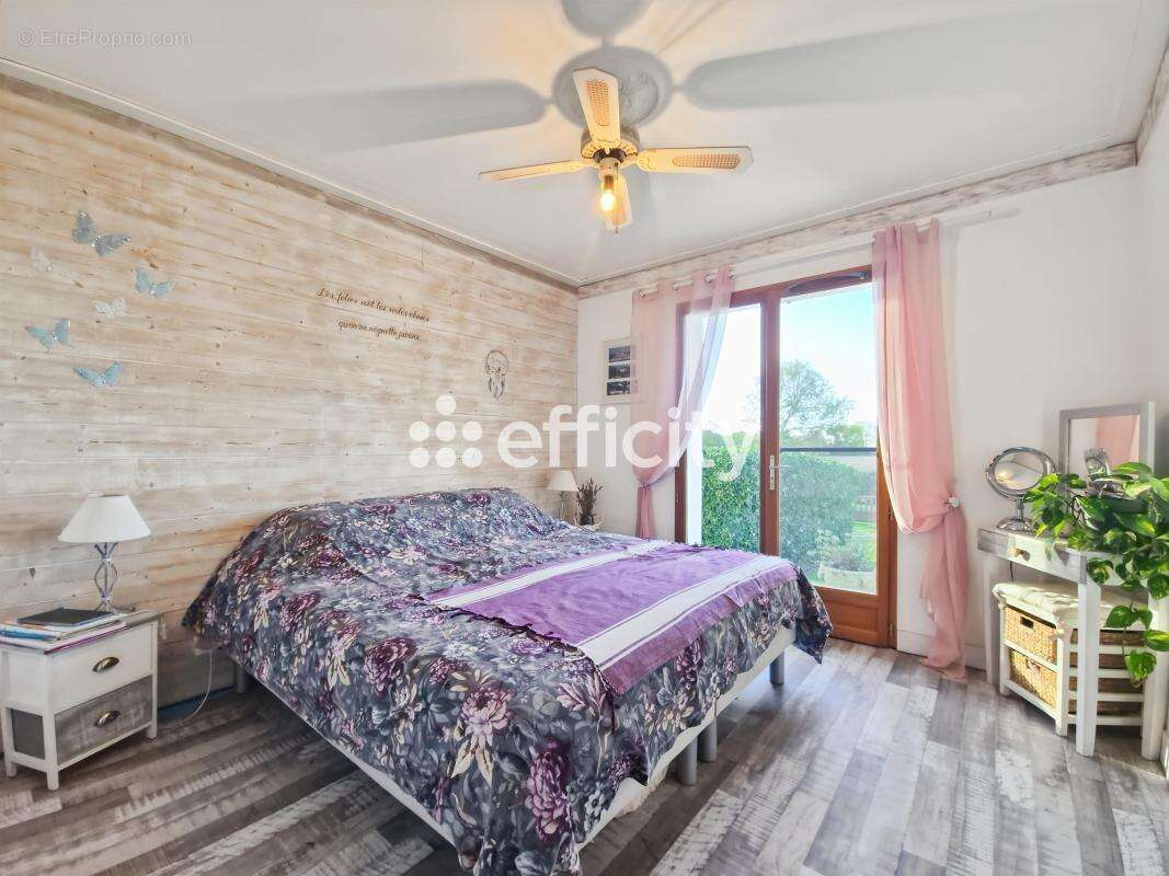 Maison à PORT-DES-BARQUES