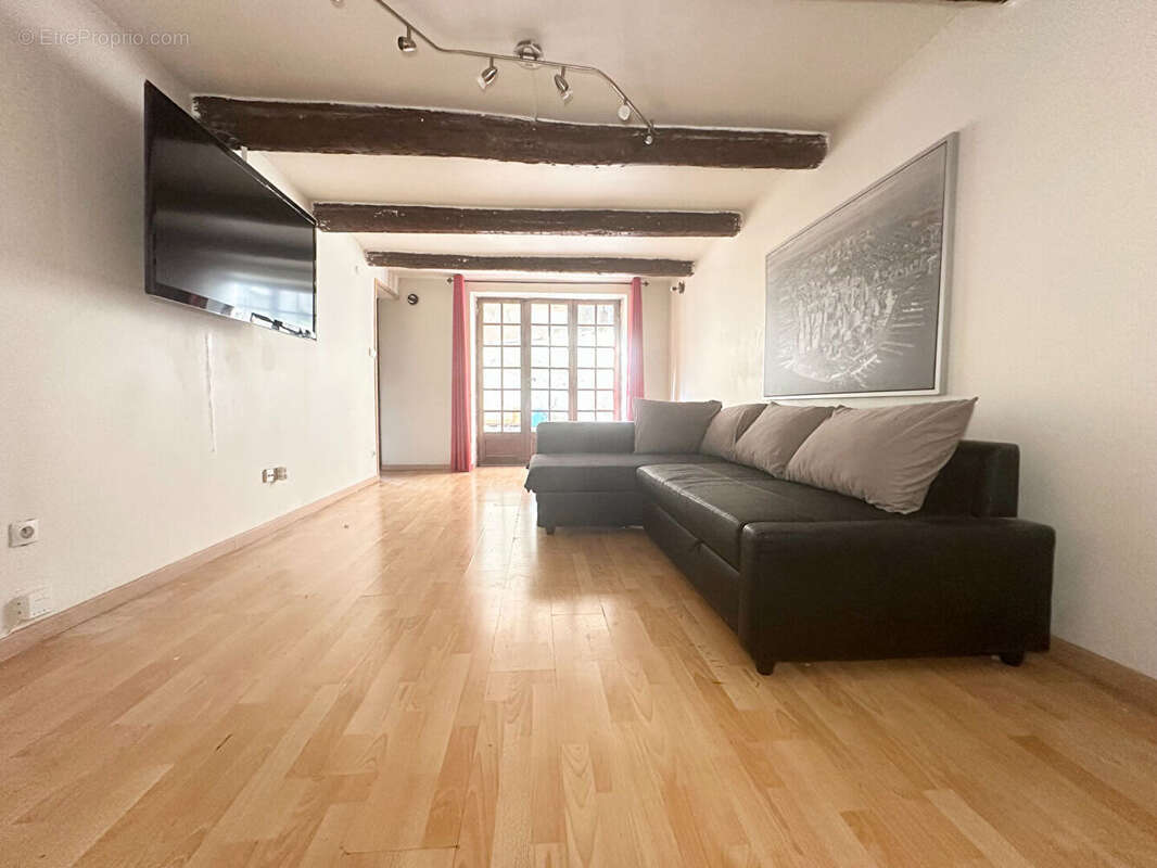 Appartement à MARSEILLE-5E