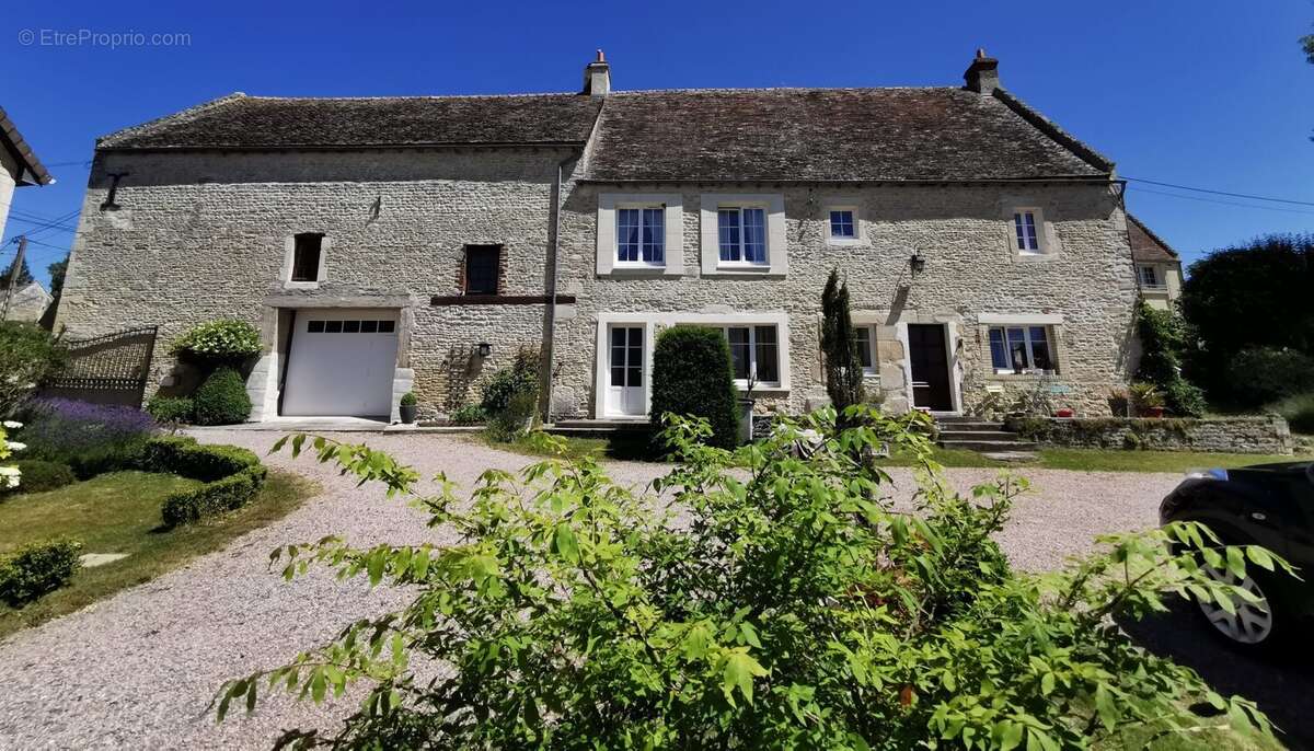 Maison 500 m² à Ernes  - photo 8