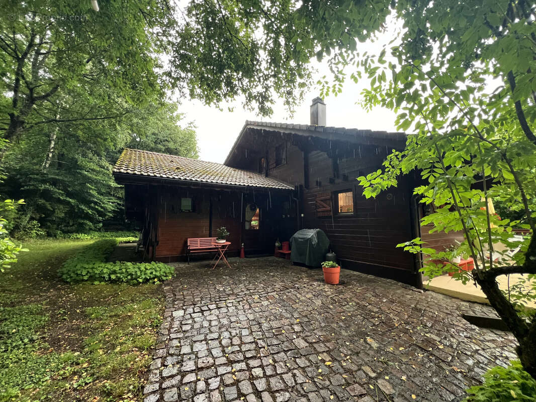 Maison à SAINT-MAURICE-SUR-MOSELLE