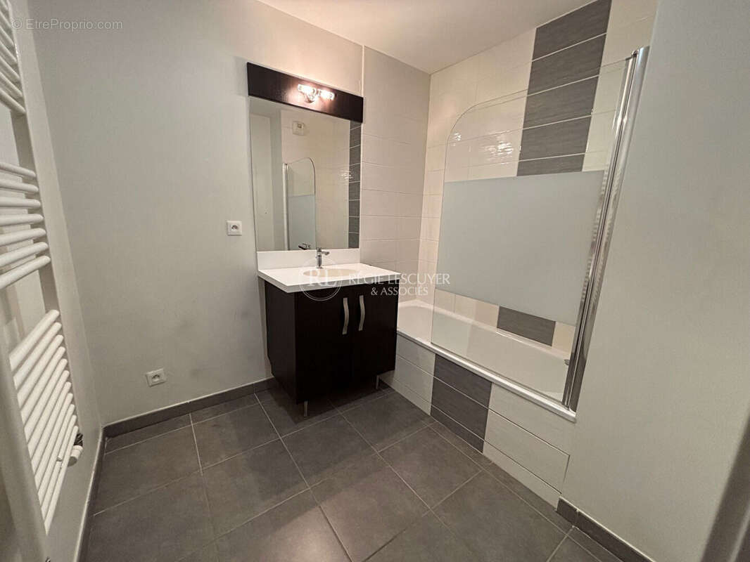 Appartement à SAINTE-FOY-LES-LYON