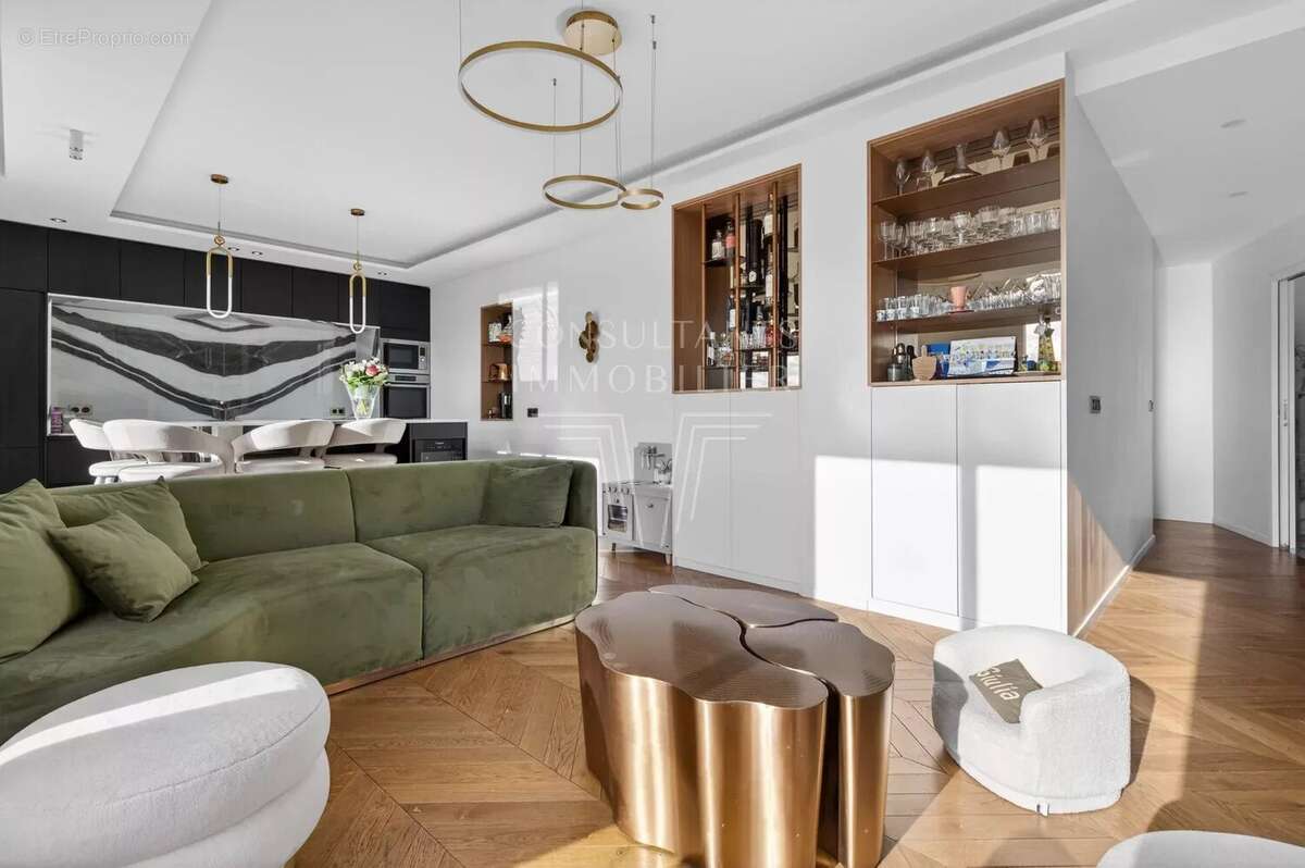 Appartement à NEUILLY-SUR-SEINE