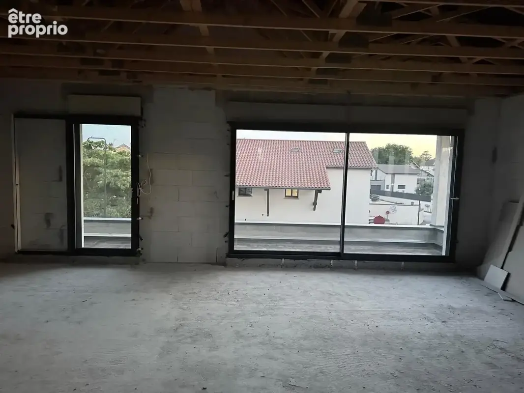 Appartement T3 - 75.10 m2 - Saint-Georges-d'Espéranche - Balcon - Garage - photo 6