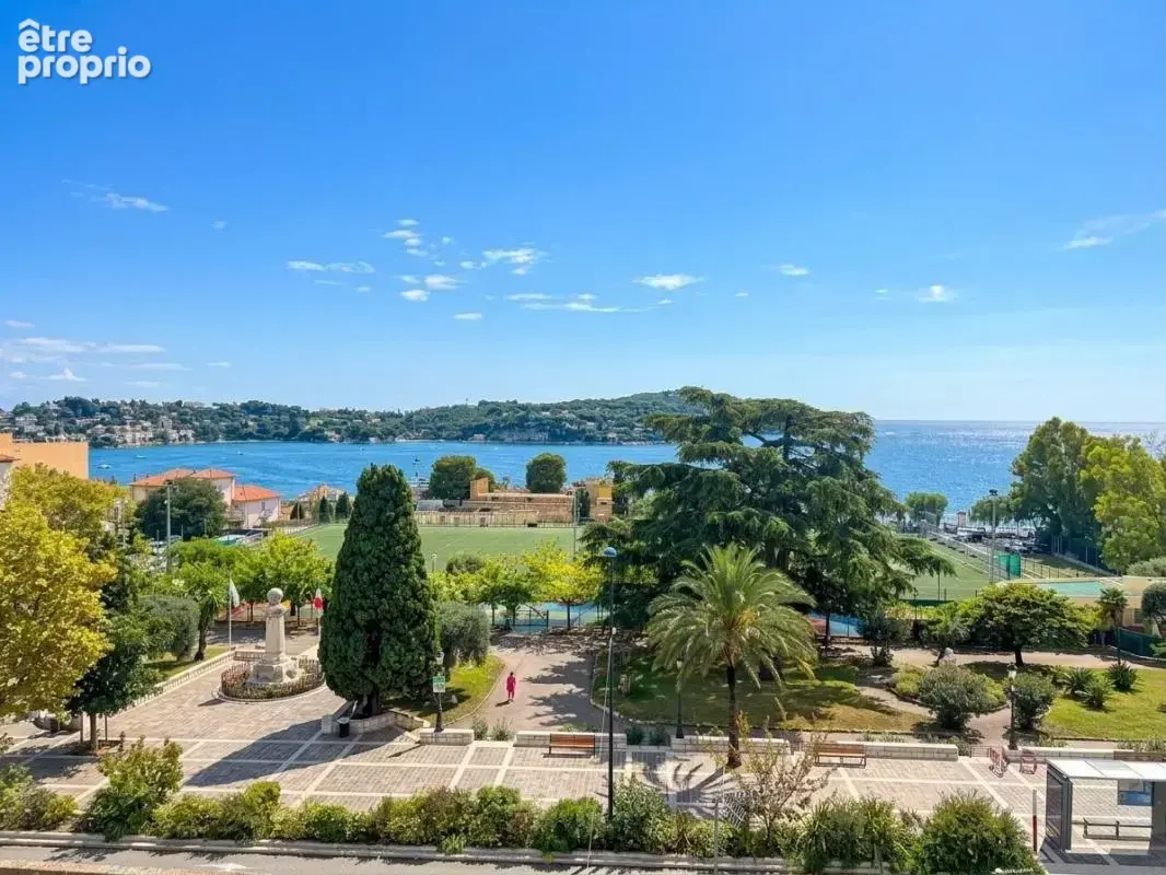 Commerce à SAINT-JEAN-CAP-FERRAT