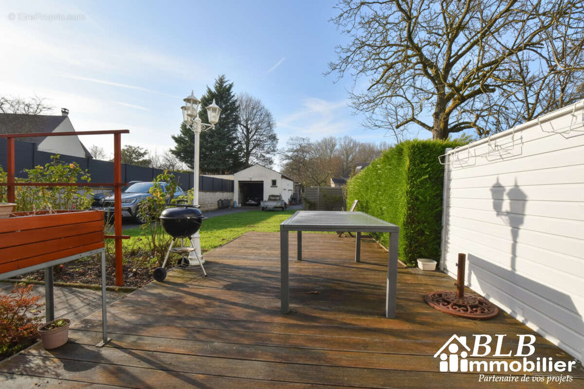 Maison à LES ESSARTS-LE-ROI