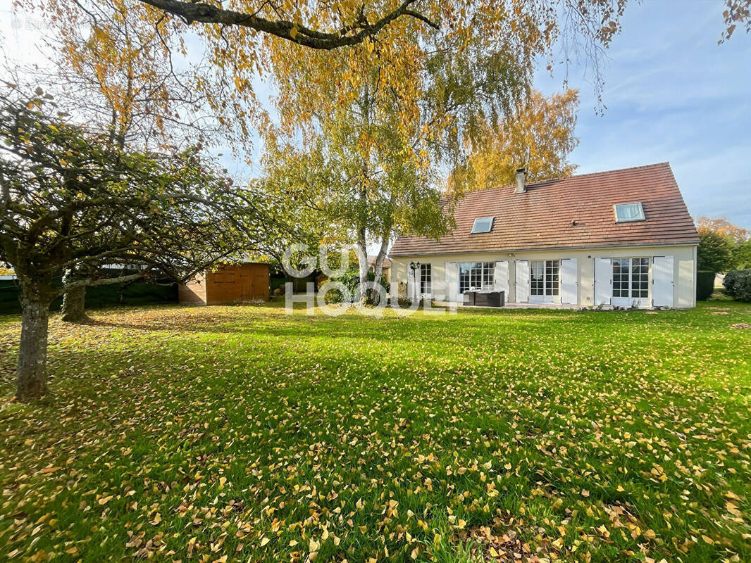 Maison à FONTENAY-TRESIGNY