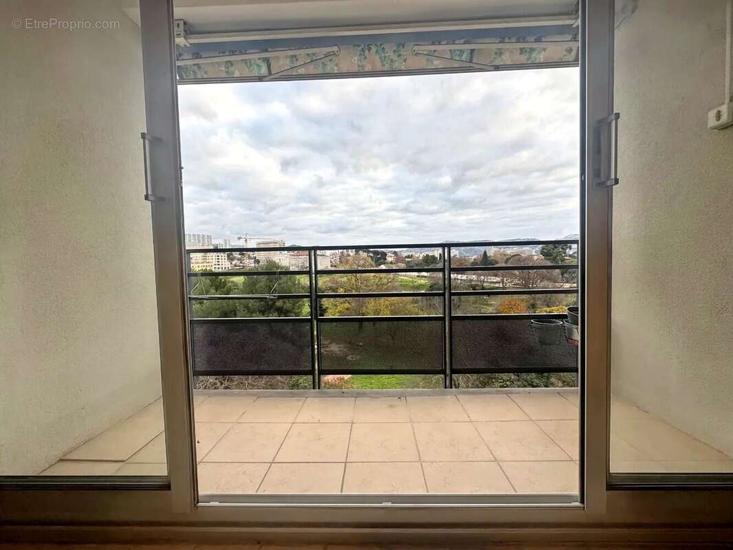 Appartement à MARSEILLE-9E