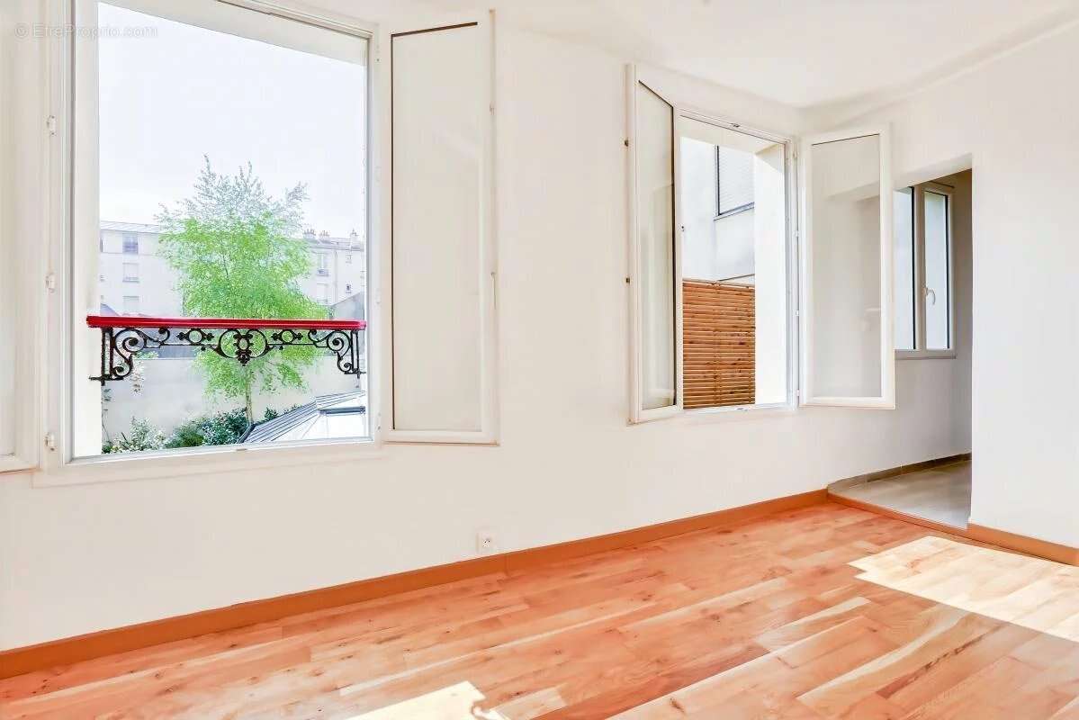 Appartement à PARIS-11E