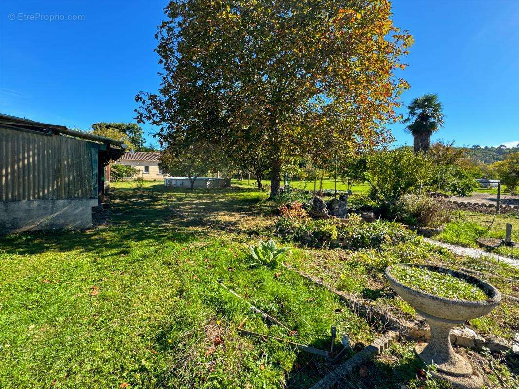 Maison à SAINT-LEON-SUR-L&#039;ISLE