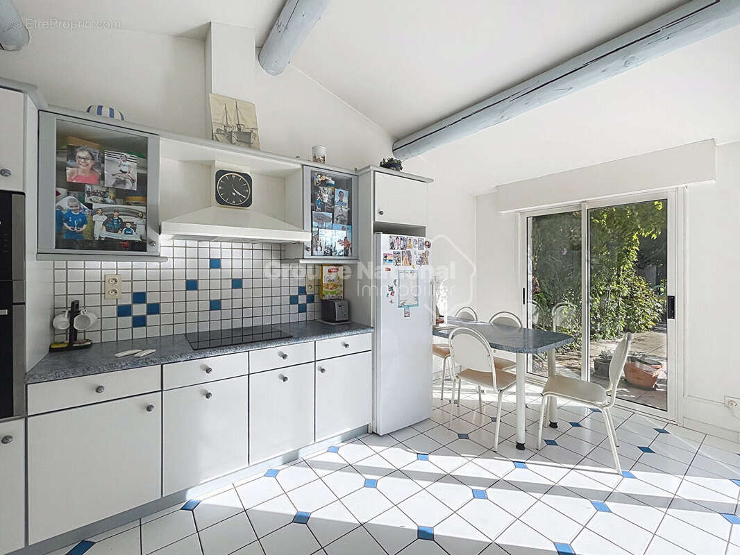 Maison à SAINTE-CECILE-LES-VIGNES