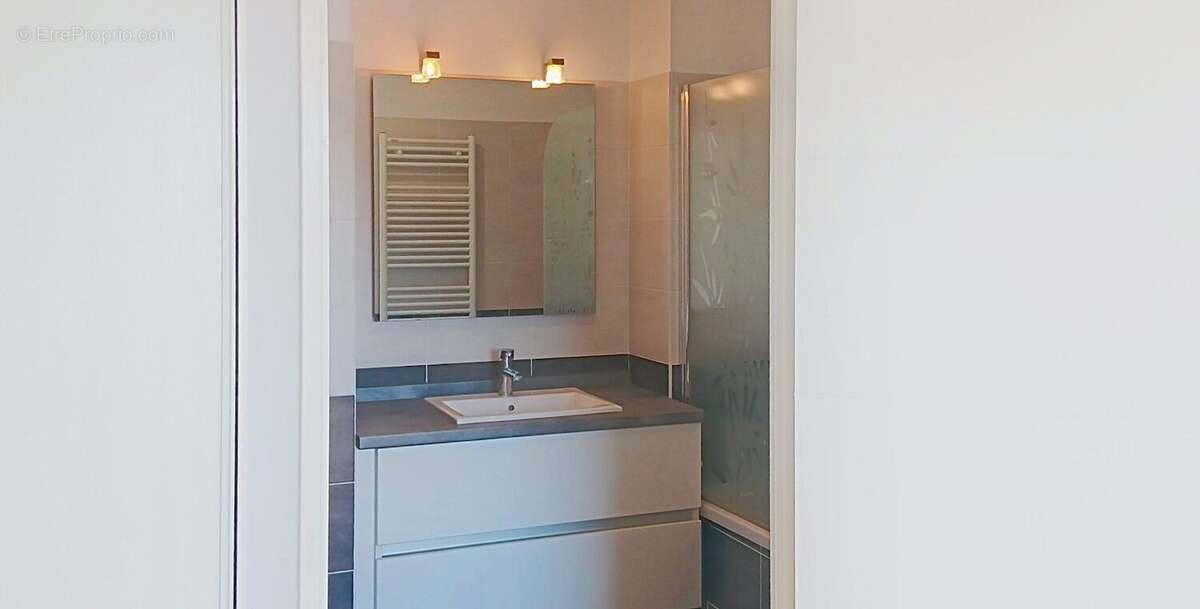 Appartement à MEYZIEU