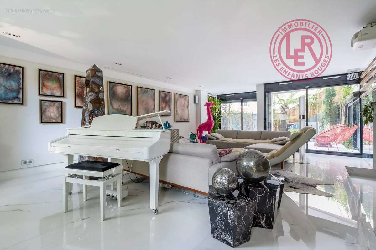 Appartement à PARIS-19E