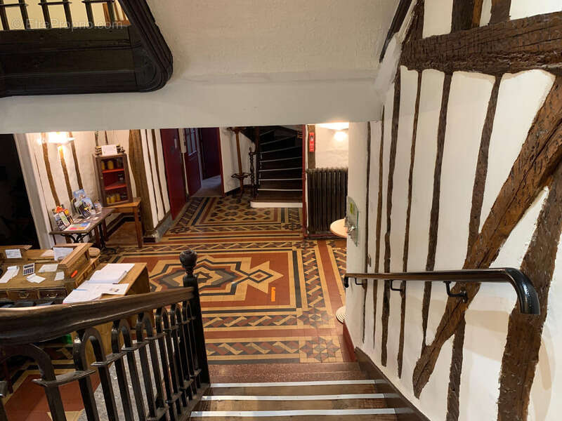 Fonds de commerce et murs à vendre MIRANDE (32) - Hôtel-Restaurant avec parking et logement de fonction - photo 11