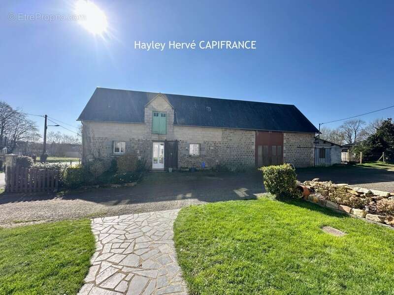 Propriété À VENDRE avec maison et gîte indépendant, dépendances et terrain de 5 000 m² – Mortain LE NEUFBOURG (50) - Mortain - photo 2