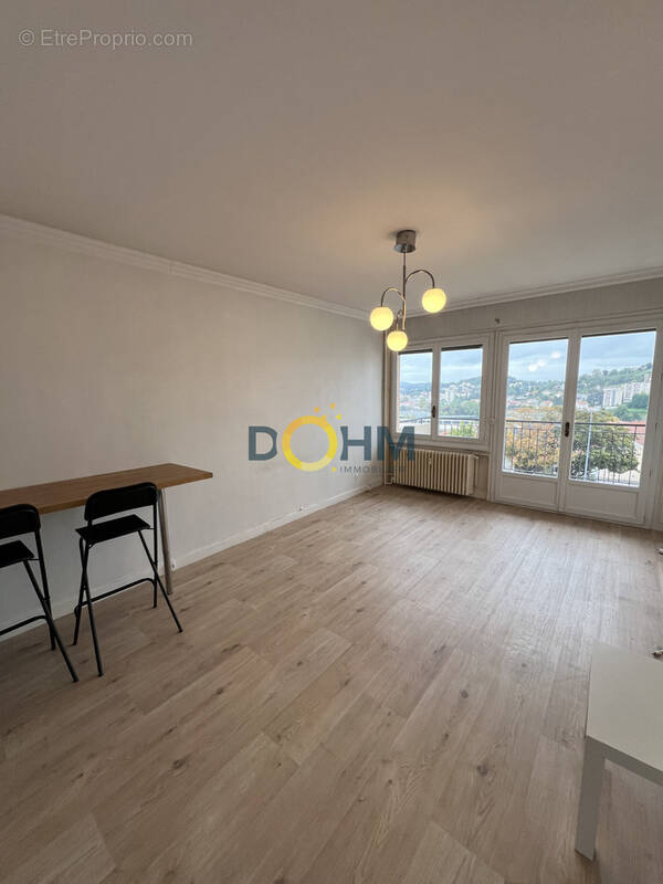 Appartement à SAINT-ETIENNE
