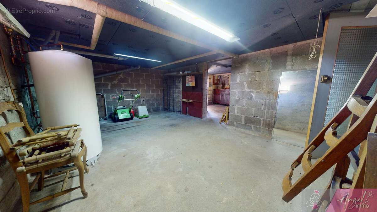 maison sur sous sol avec 2032 m2 de terrain à Saint Vit - photo 10