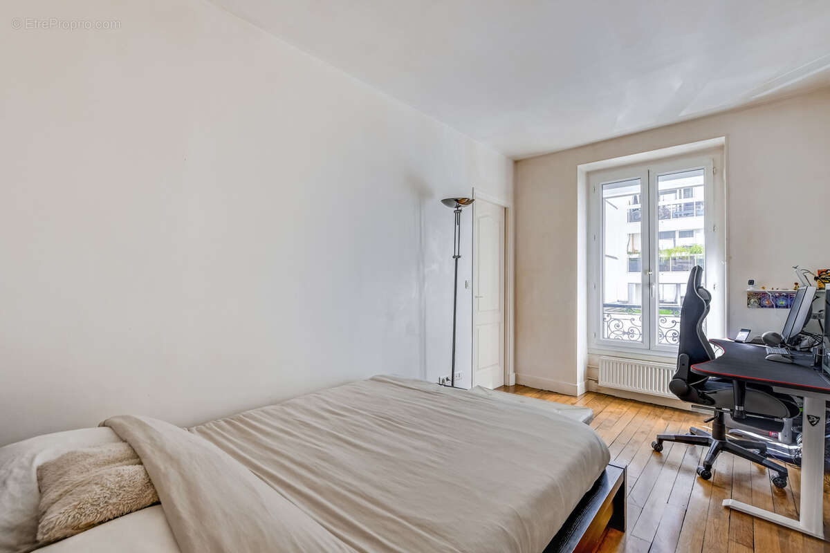 Appartement à PARIS-11E