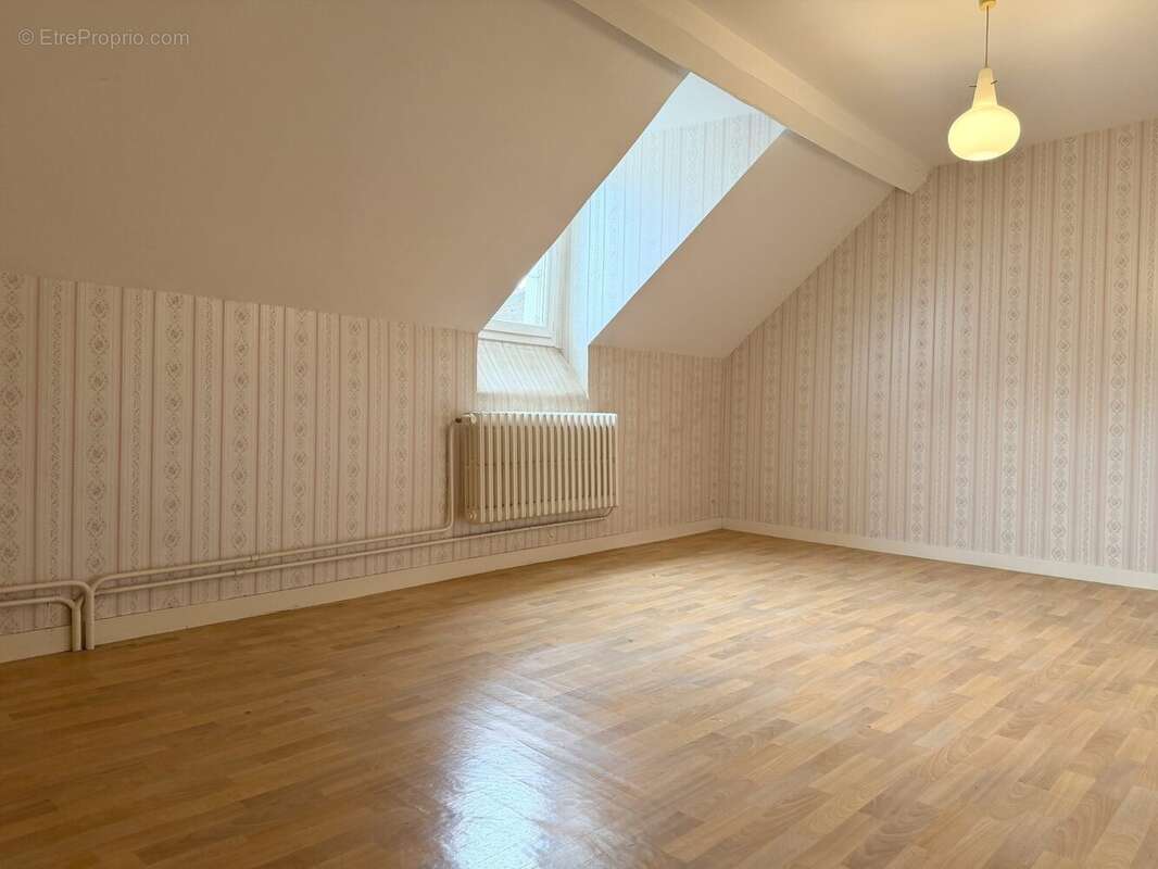 Chambre 2 - Maison à BONNETABLE