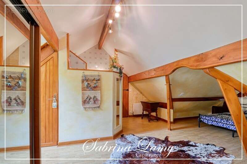  À Vendre : Élégante Propriété de Prestige en Pierre Meulière - 214 m² sur 2508 m² de Terrain - 5 chambres - photo 30