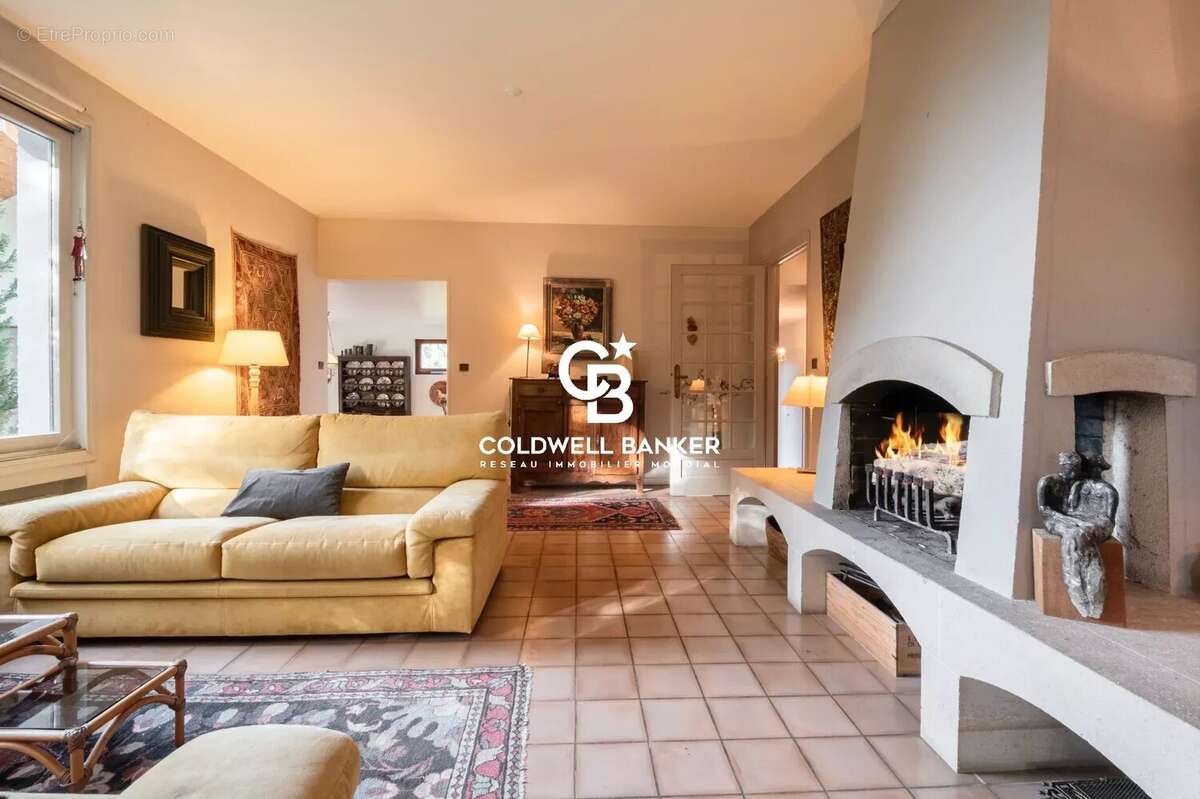 Maison à VETRAZ-MONTHOUX