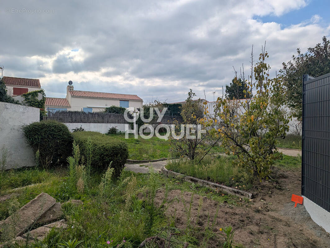 Terrain à SAINT-GILLES-CROIX-DE-VIE