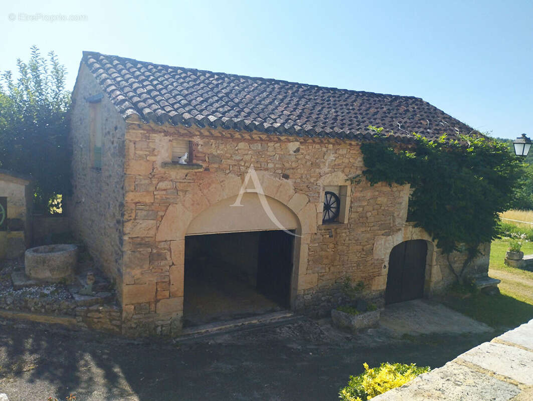 Maison à LES JUNIES