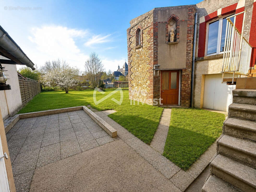 Appartement 235 m² à Bleneau  - photo 2