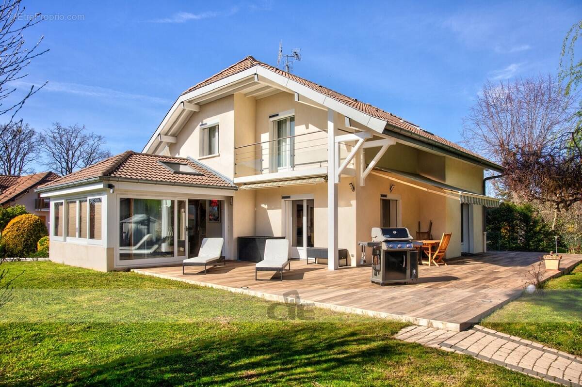 Maison à SAINT-JULIEN-EN-GENEVOIS