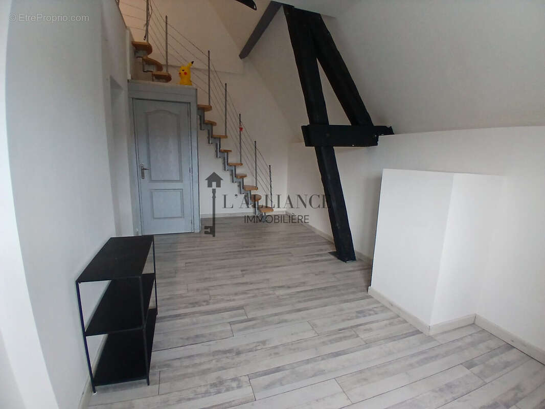 Maison à CROISILLES
