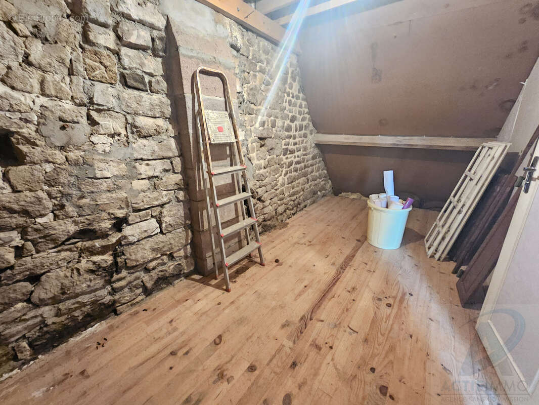Maison à BELLOU-EN-HOULME