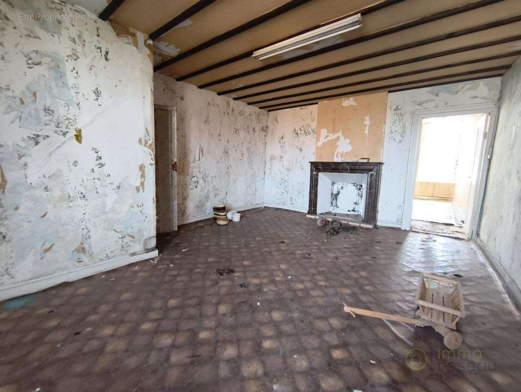 Appartement 356 m² à Trelon  - photo 7