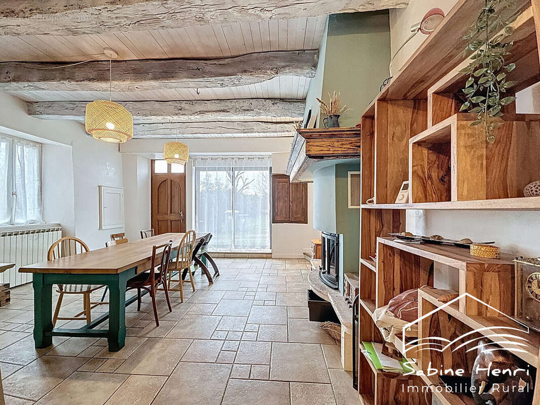 Maison à MIRANDOL-BOURGNOUNAC