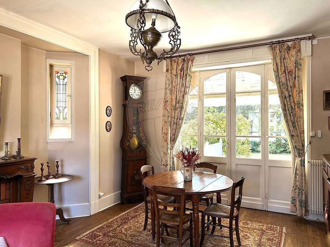 Maison à LES MATHES