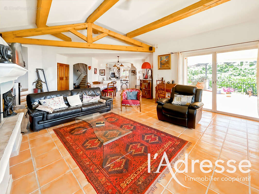 Maison La Cadière D'Azur - 6 pièces - 210 m2 - photo 2