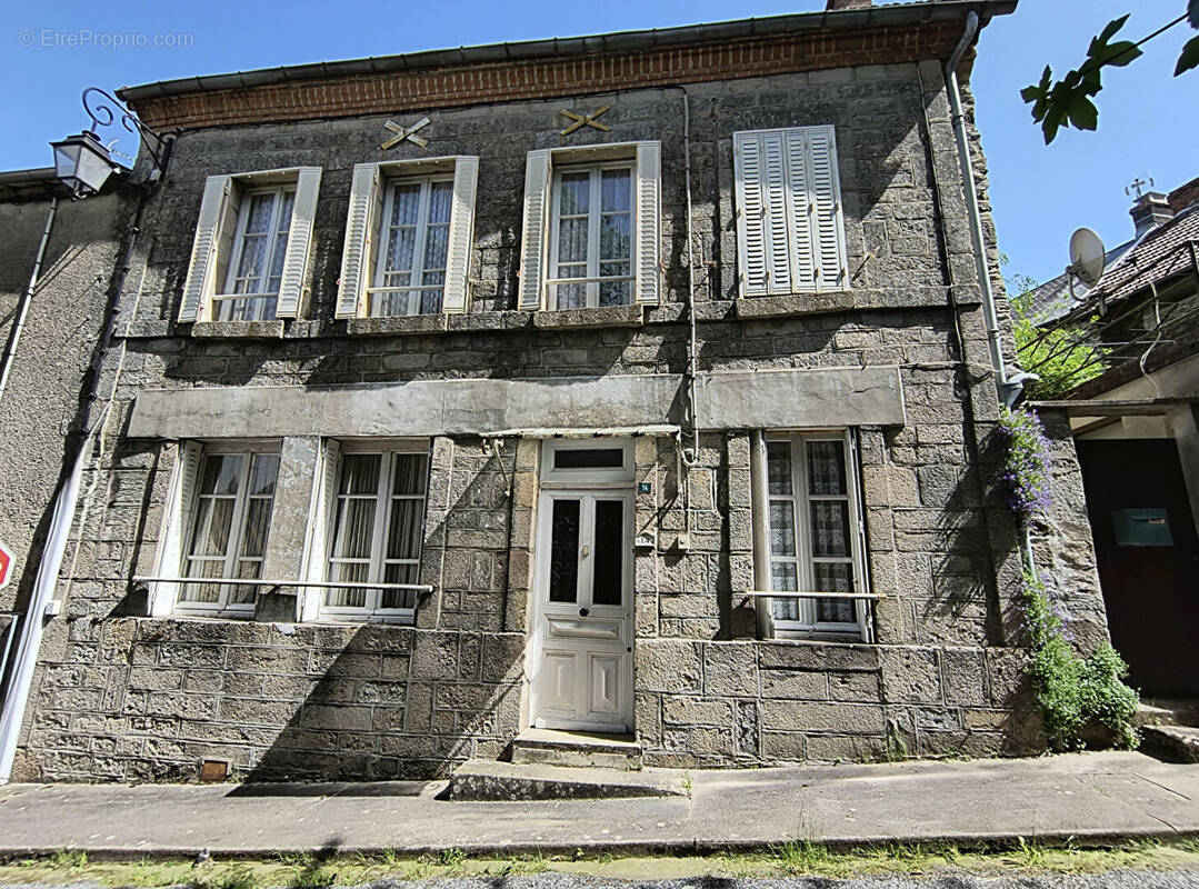 Maison à LAURIERE