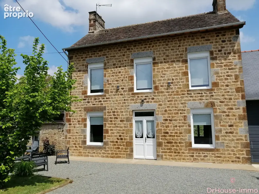 Maison 6 pièces 131 m² à vendre à Gorron (53120) - photo 2