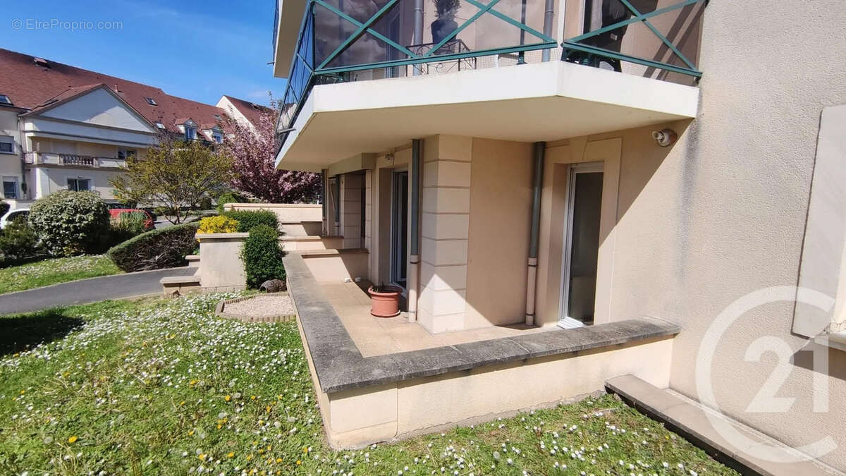 Appartement à BRIE-COMTE-ROBERT