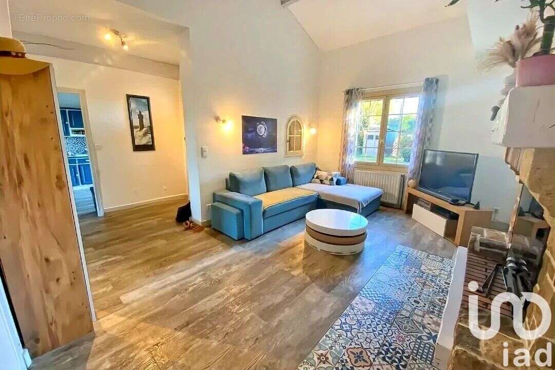 Photo 8 - Maison à AZAY-LE-BRULE