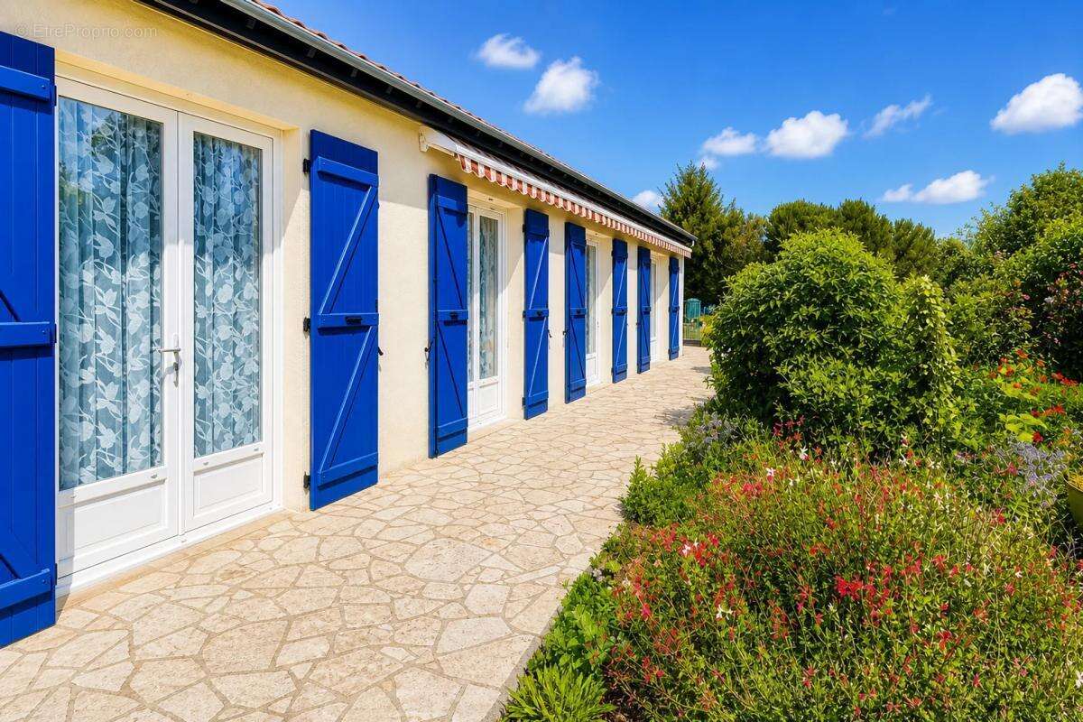 Maison à MEZIERES-EN-BRENNE