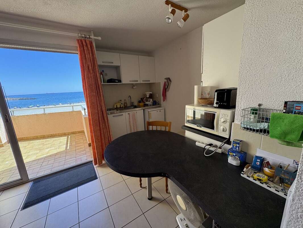 A vendre t2 sete 1ere ligne - photo 3