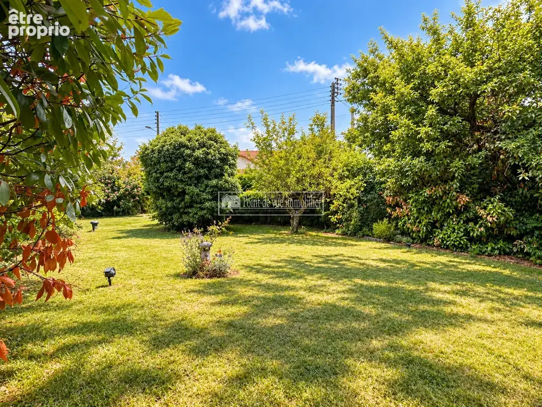 Maison individuelle 7 pièces de 195m2 + sous sol total sur 782m2 de terrain - photo 2