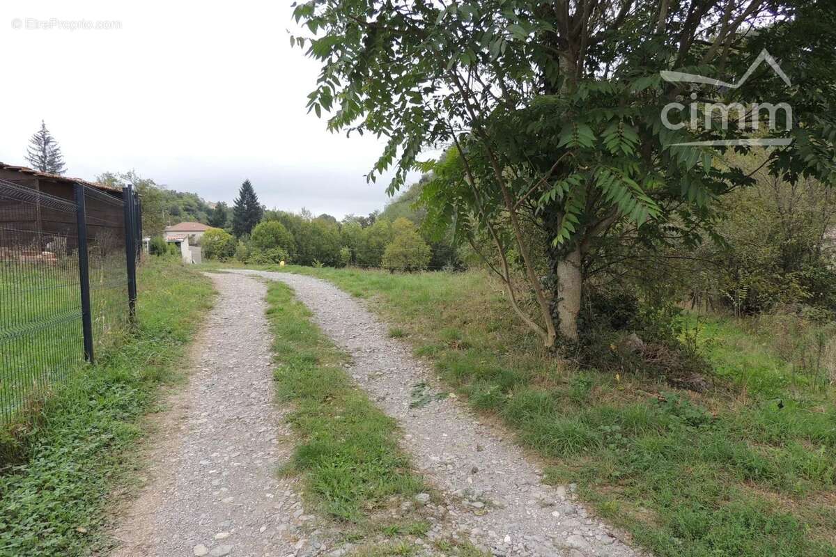 Terrain à AUBENAS