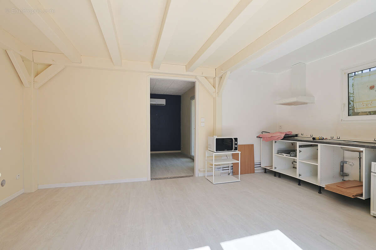 Maison à SOLLIES-TOUCAS