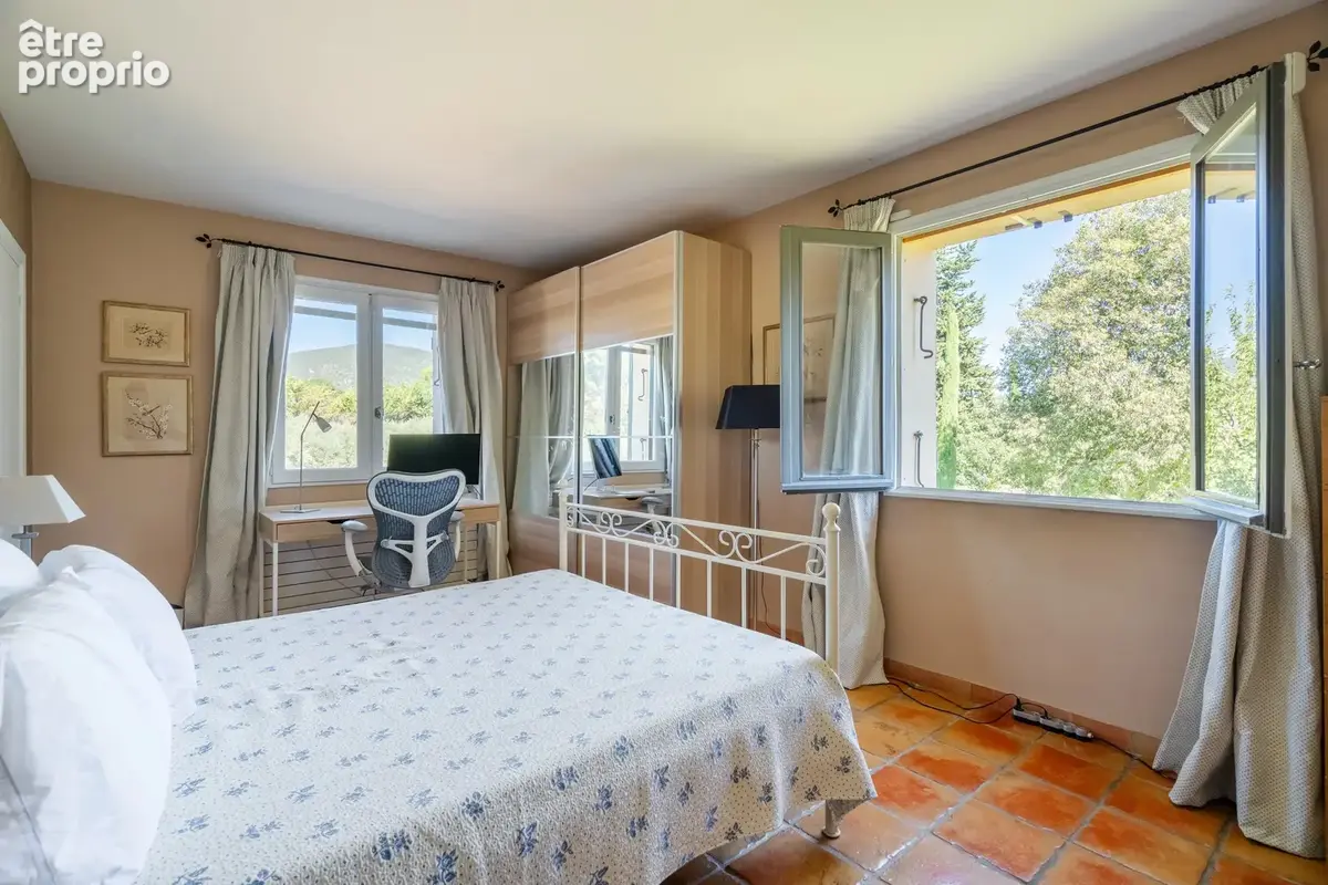 Magnifique propriété au cœur d'un domaine de 1,7 hectare - photo 13