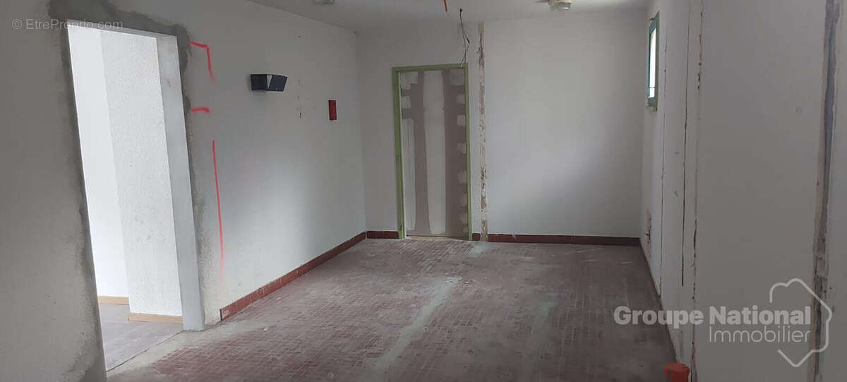 Appartement à réinventer dans une résidence avec piscine - photo 5