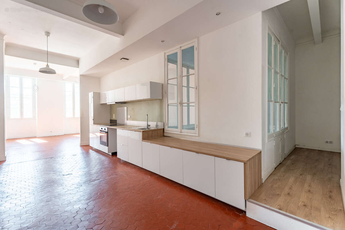 Appartement à MARSEILLE-1E