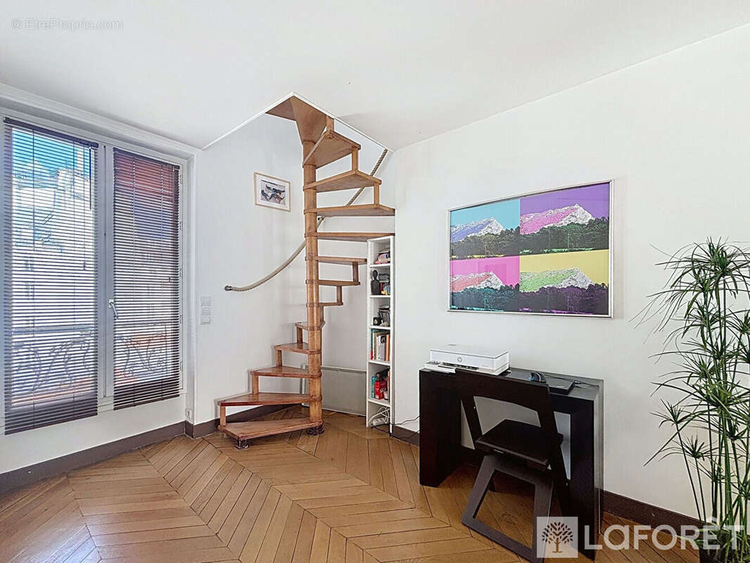 Appartement à PARIS-2E