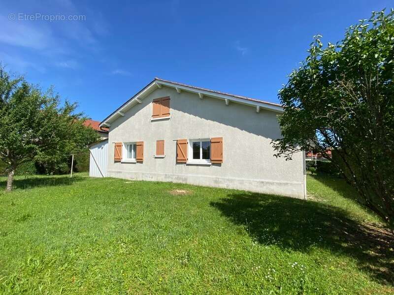 Maison à MARINGUES